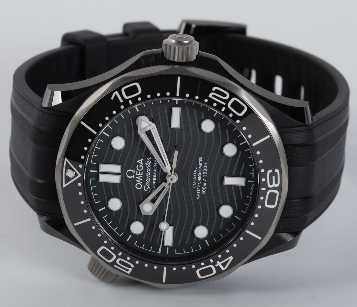 Front View of Seamaster Diver 300