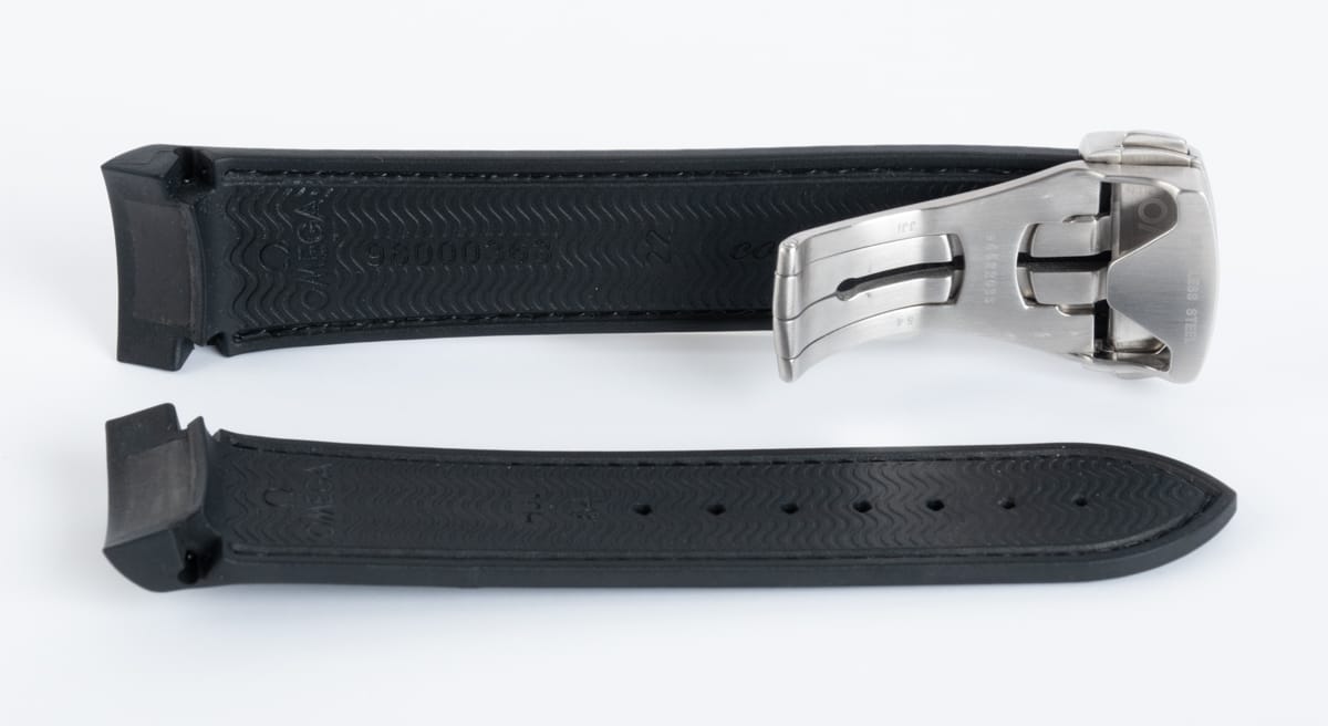 Crown Side Shot of Rubber Deployant Seamaster Planet Ocean XL Strap