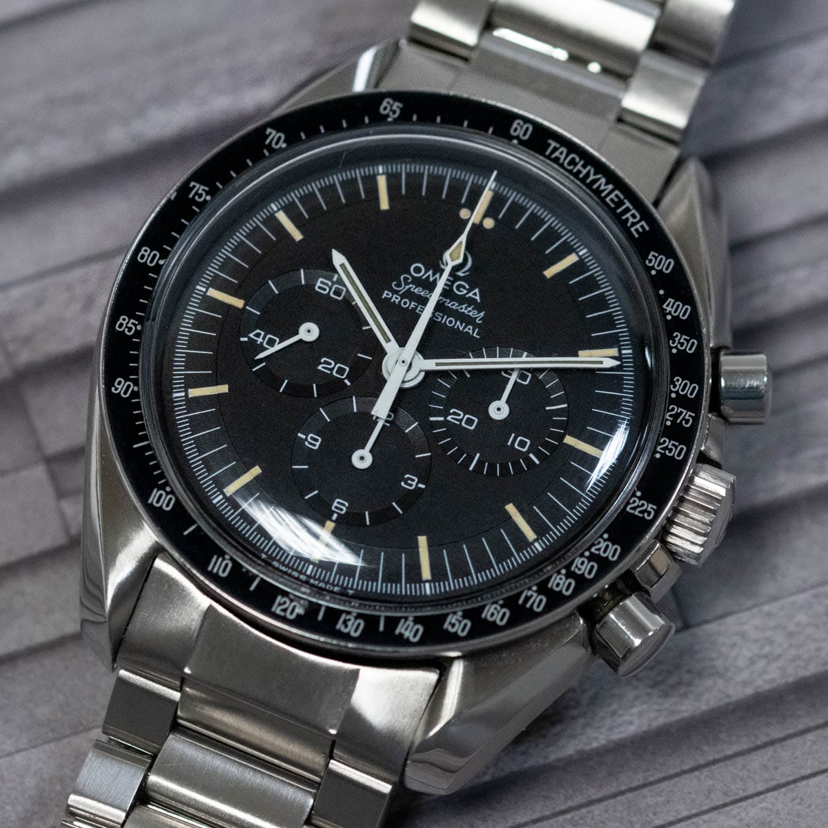 Extra Shot of Speedmaster 'Straight Writing'