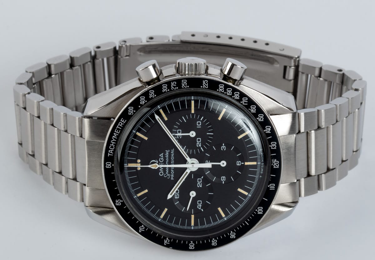 Front View of Speedmaster 'Straight Writing'