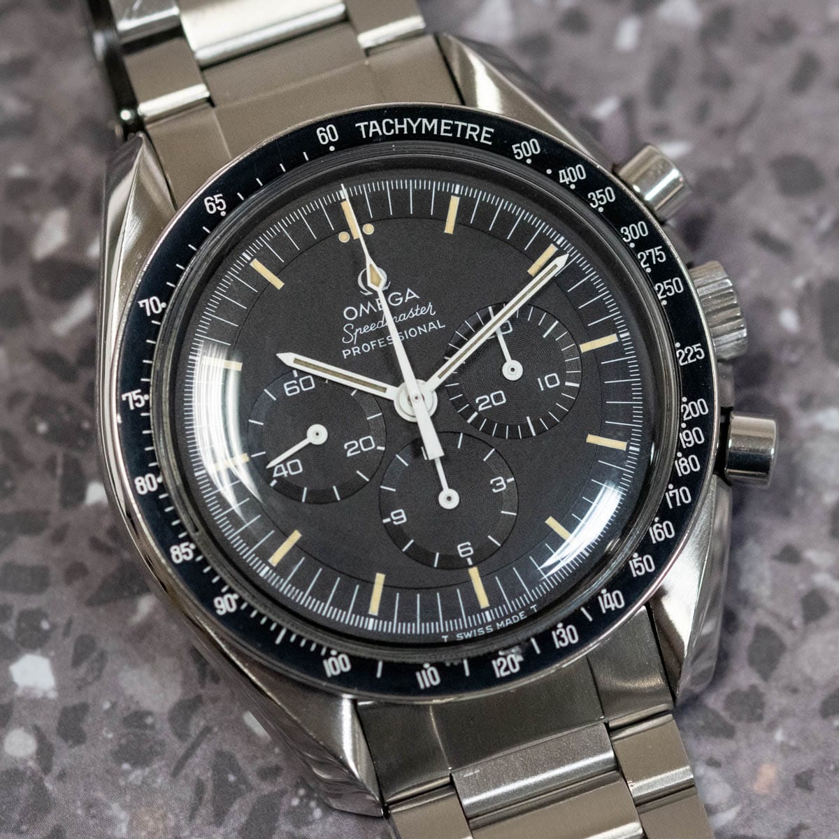 Stylied photo of  of Speedmaster 'Straight Writing'