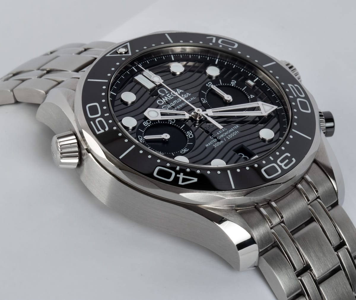 9' Side Shot of Seamaster Diver Chrono