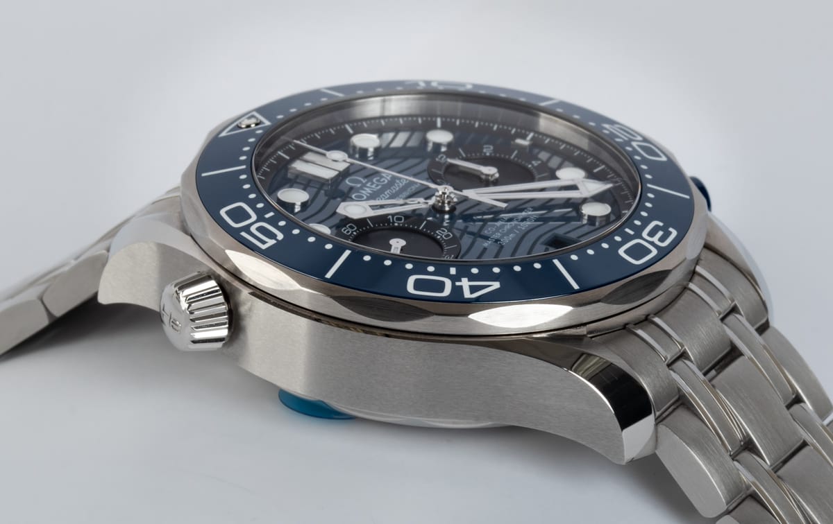 9' Side Shot of Seamaster Diver Chrono