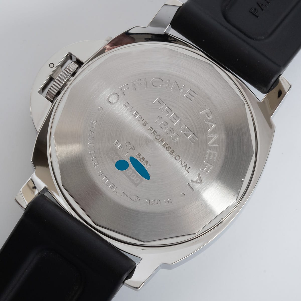 Caseback of Luminor Submersible 'Tritium Dial'