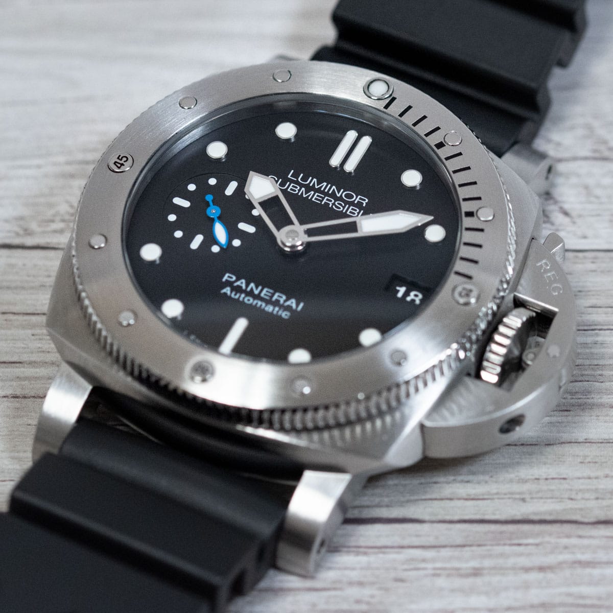 Extra Shot of Luminor Submersible 1950 3 Days Auto 42mm