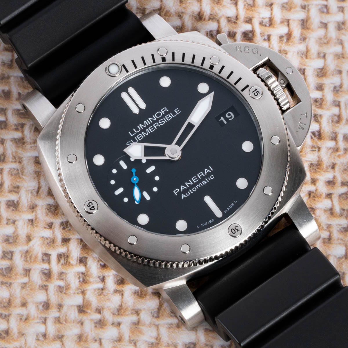 Stylied photo of  of Luminor Submersible 1950 3 Days Auto 42mm