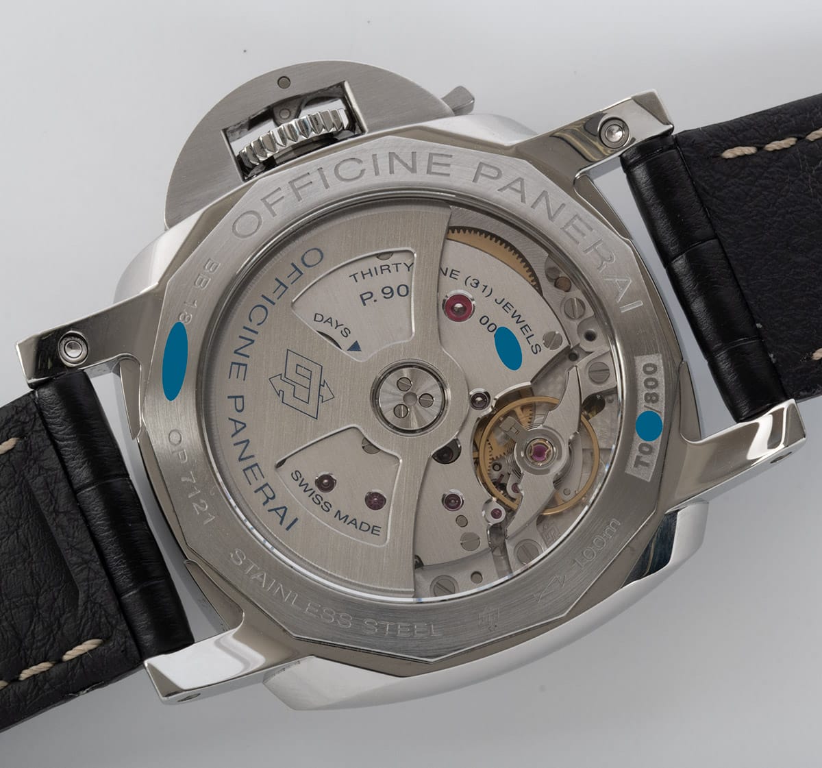 Caseback of Luminor 1950 3 Days GMT