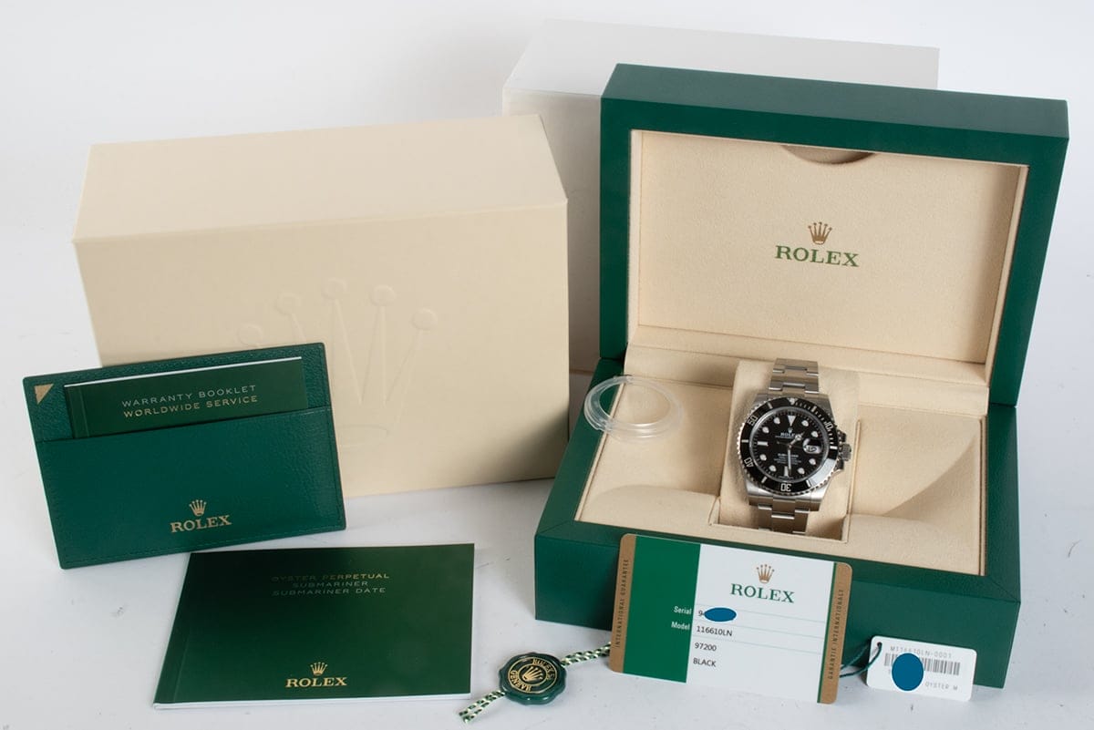 Box / Paper shot of Submariner Date