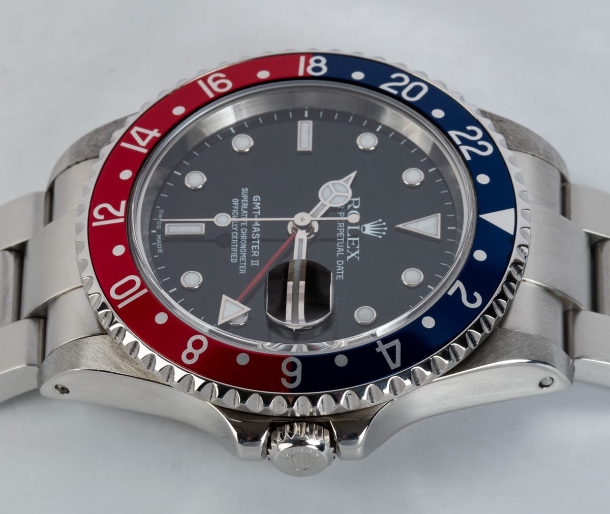 Crown Side Shot of GMT-Master II 'Pepsi' BLRO