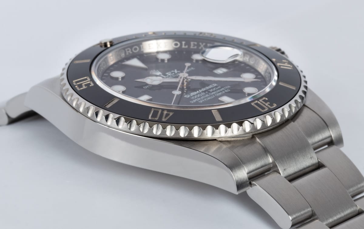 9' Side Shot of Submariner Date 41