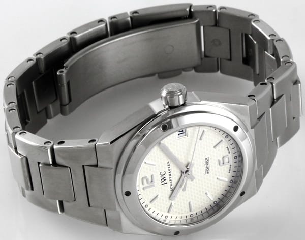 Front View of Ingenieur Midsize