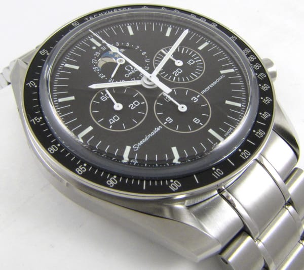 9' Side Shot of Speedmaster Moon Phase