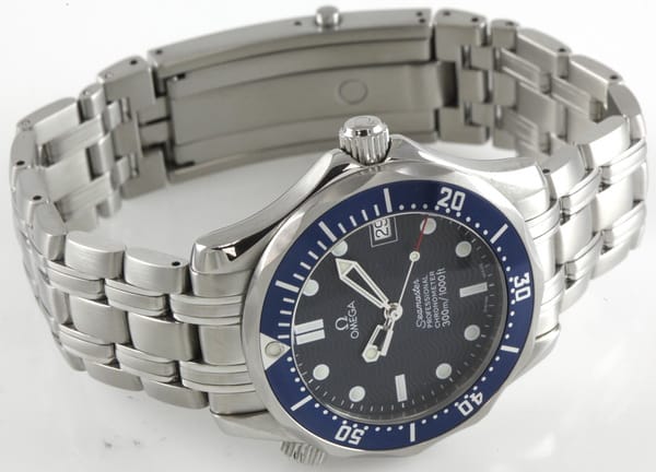 Front View of Seamaster Professional Midsize