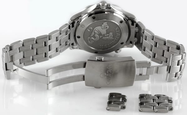 Open Clasp Shot of Seamaster Diver 300M