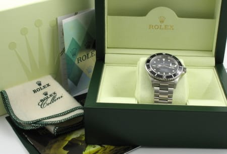 Box / Paper shot of Submariner Date