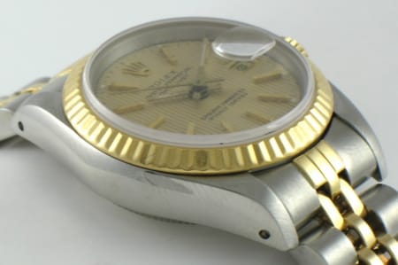 9' Side Shot of Ladies Datejust