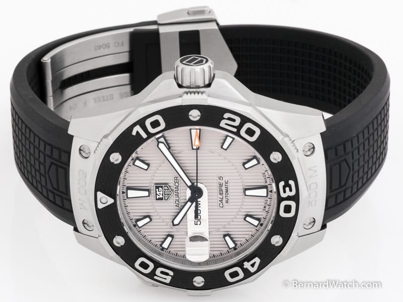 Front View of Aquaracer Automatic 500M Calibre 5