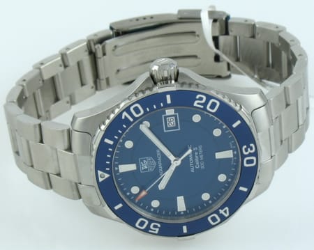 Front View of Aquaracer