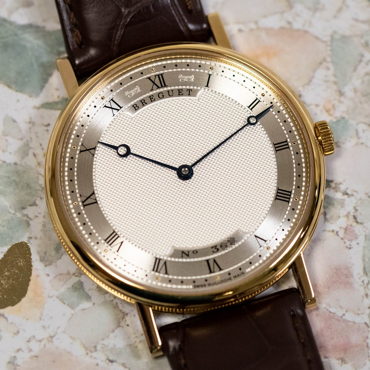 Stylied photo of  of Classique Automatic Ultra Slim