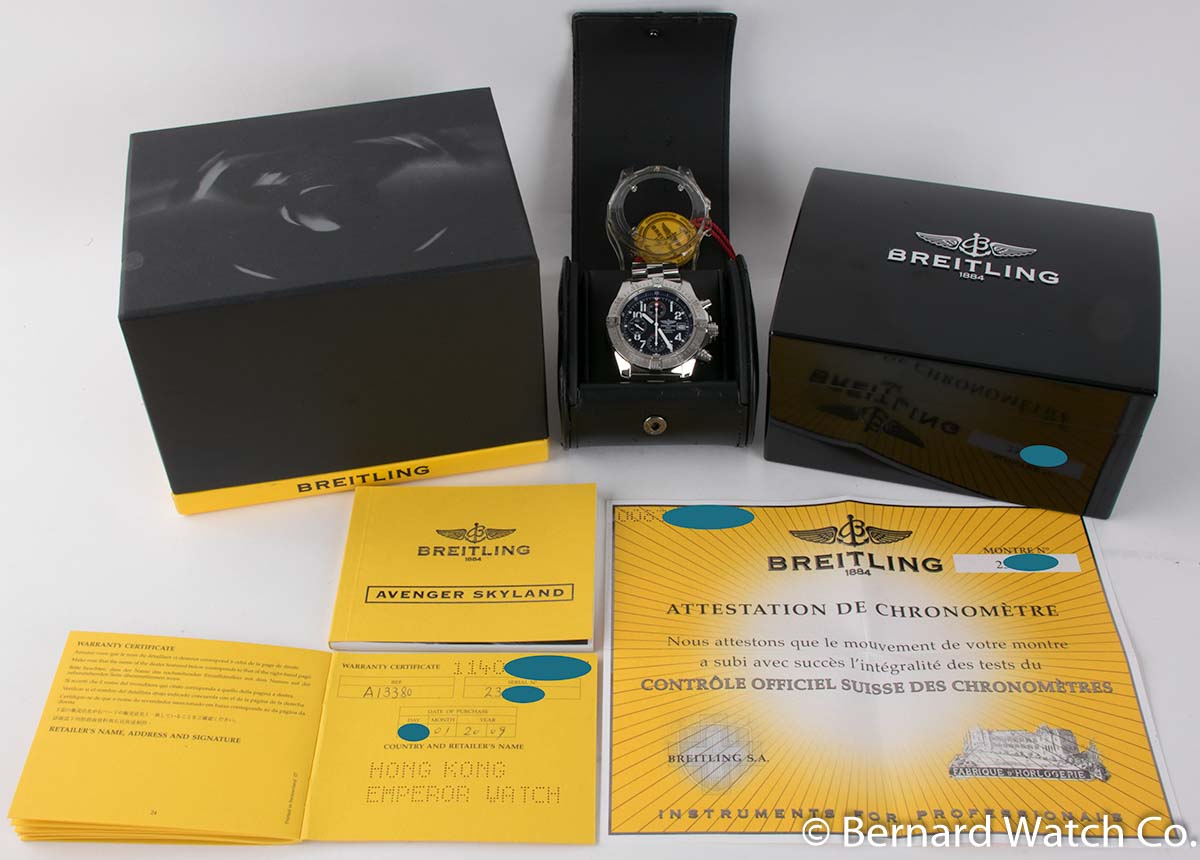 Box / Paper shot of Avenger Skyland Chronograph