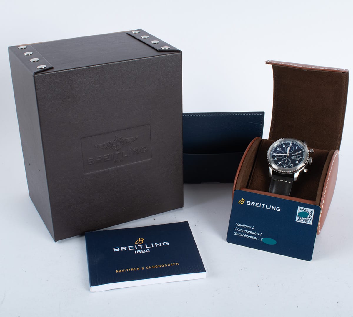 Box / Paper shot of Navitimer 8 Chronograph