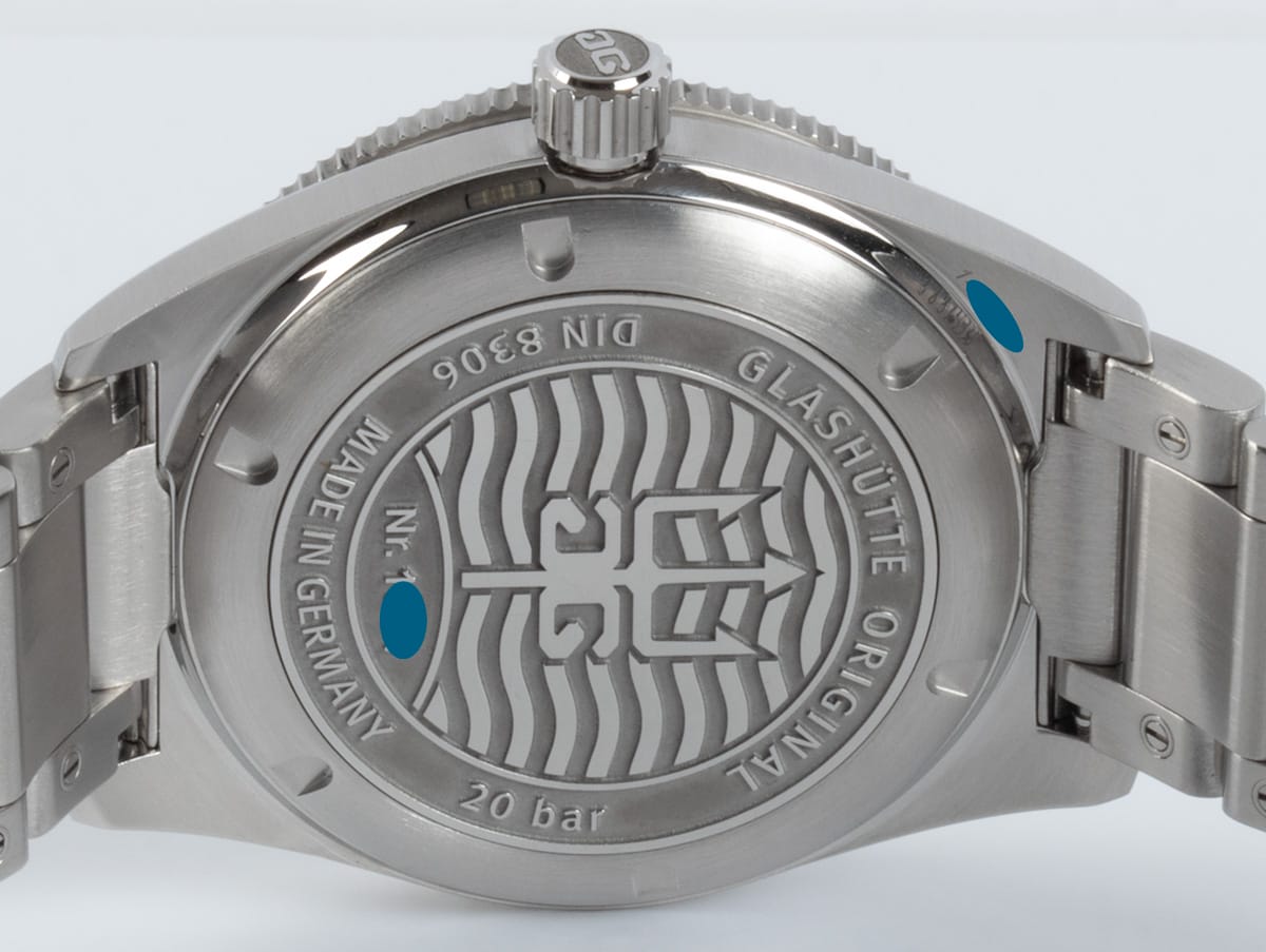 Caseback of SeaQ