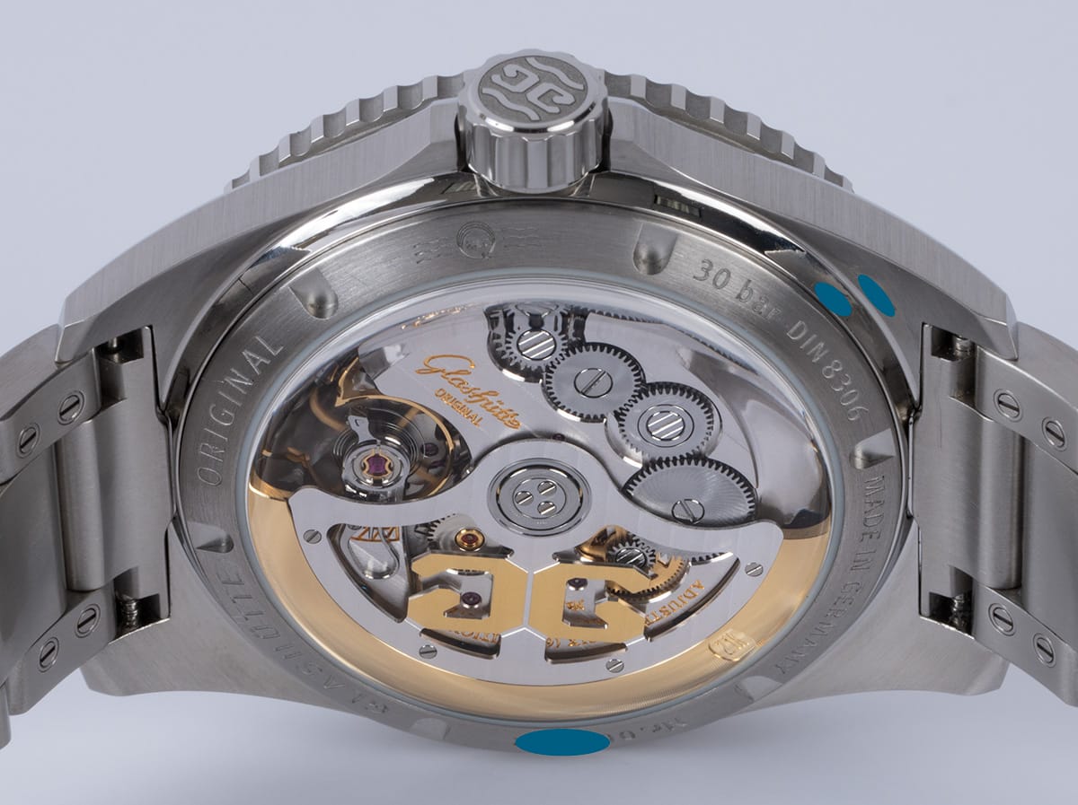 Caseback of SeaQ Panorama Date