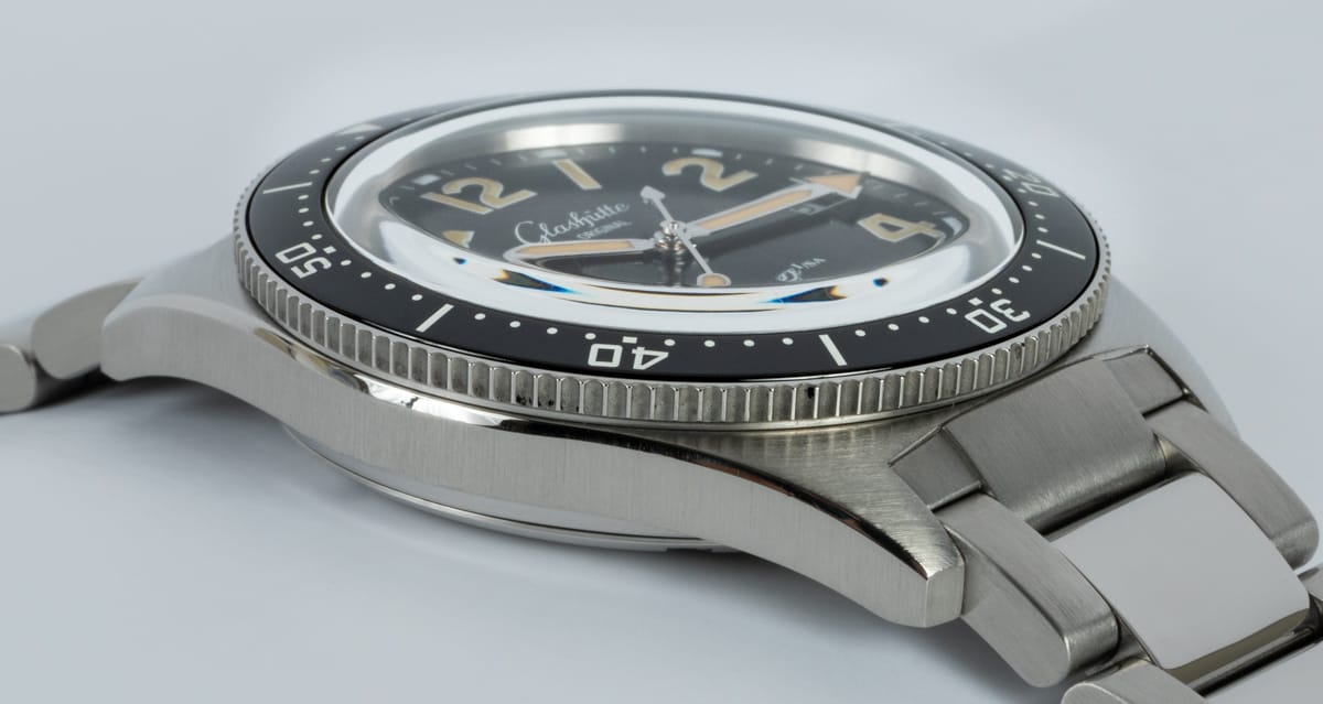 9' Side Shot of SeaQ Automatic 39.5mm