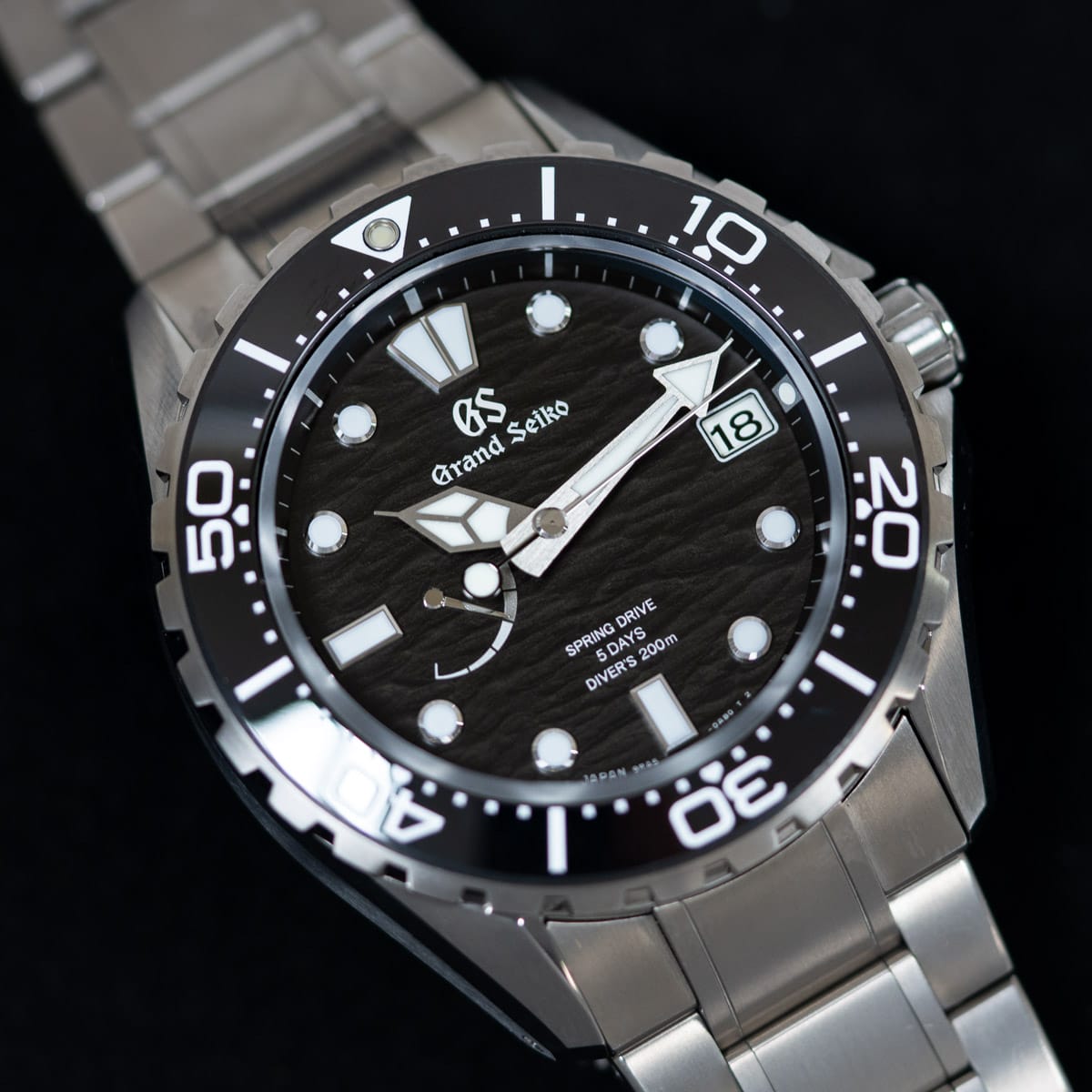 Stylied photo of  of Evolution 9 Diver 'Black Stream'