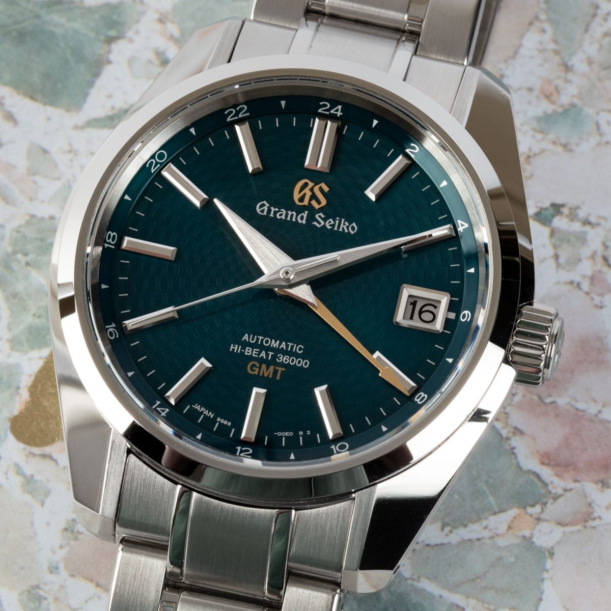 Stylied photo of  of Heritage Hi-Beat GMT 'Peacock'
