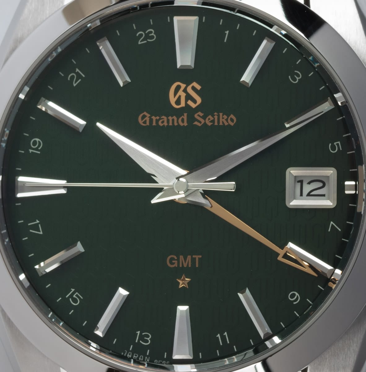 Dial Shot of Elegance GMT Caliber 9F 25TH Anniversary LE