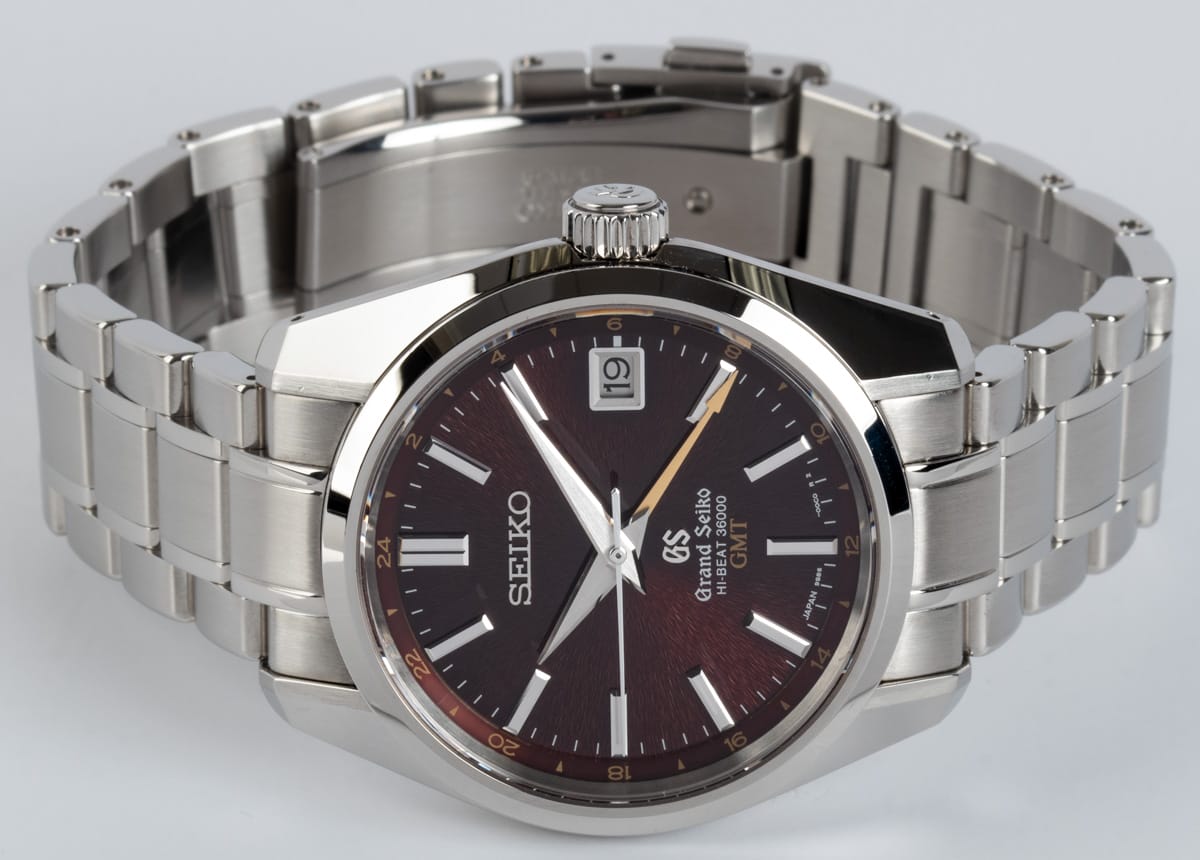 Front View of Heritage Hi-Beat 36000 GMT
