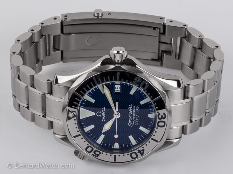Front View of Seamaster Professional Midsize
