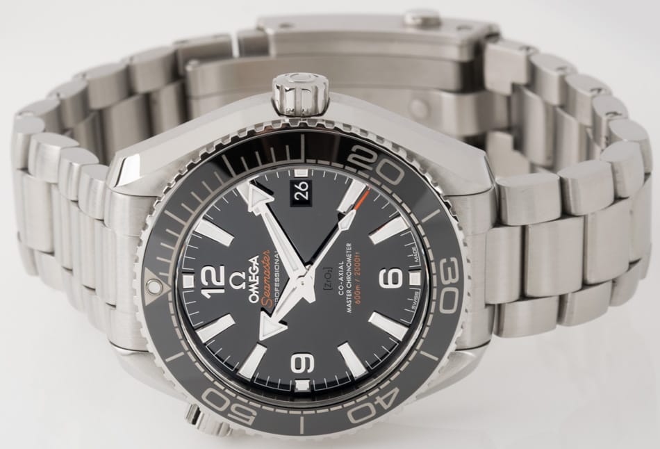 Front View of Seamaster Planet Ocean 600M 39.5MM