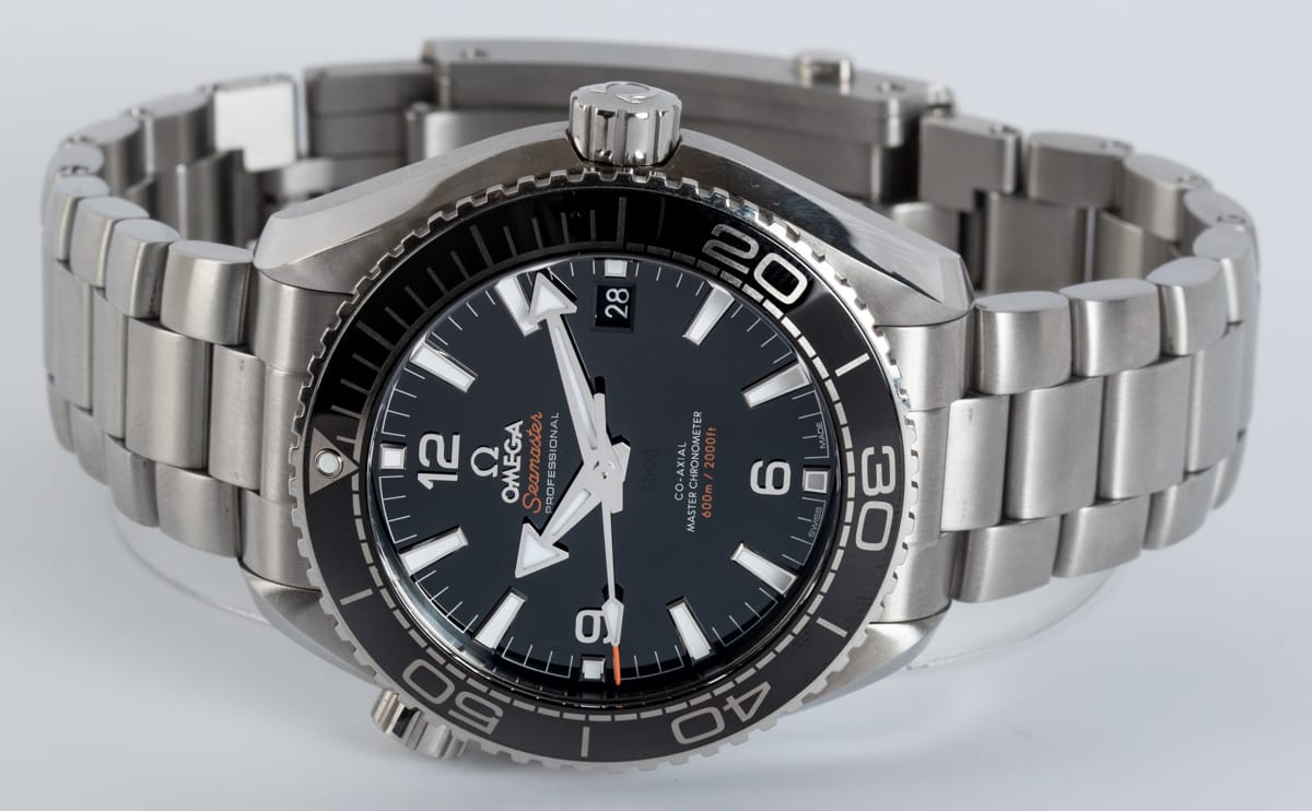 Front View of Seamaster Planet Ocean 600m Master Co-Axial 43.5MM