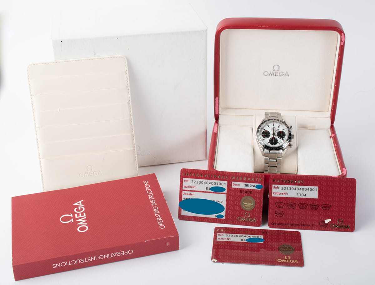 Box / Paper shot of Speedmaster Date 40 'Panda'