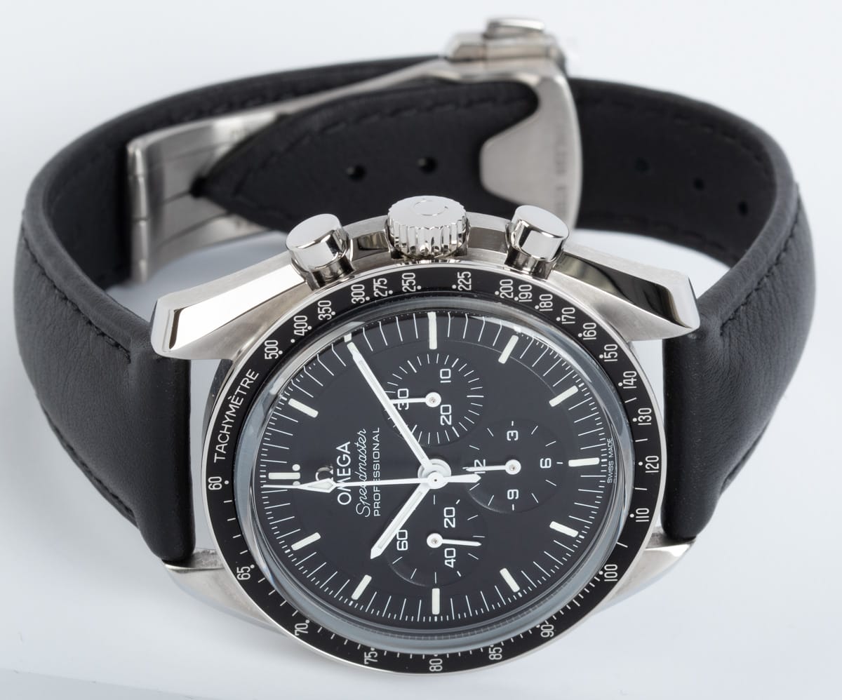 Front View of Speedmaster Moonwatch Professional Master Chronometer