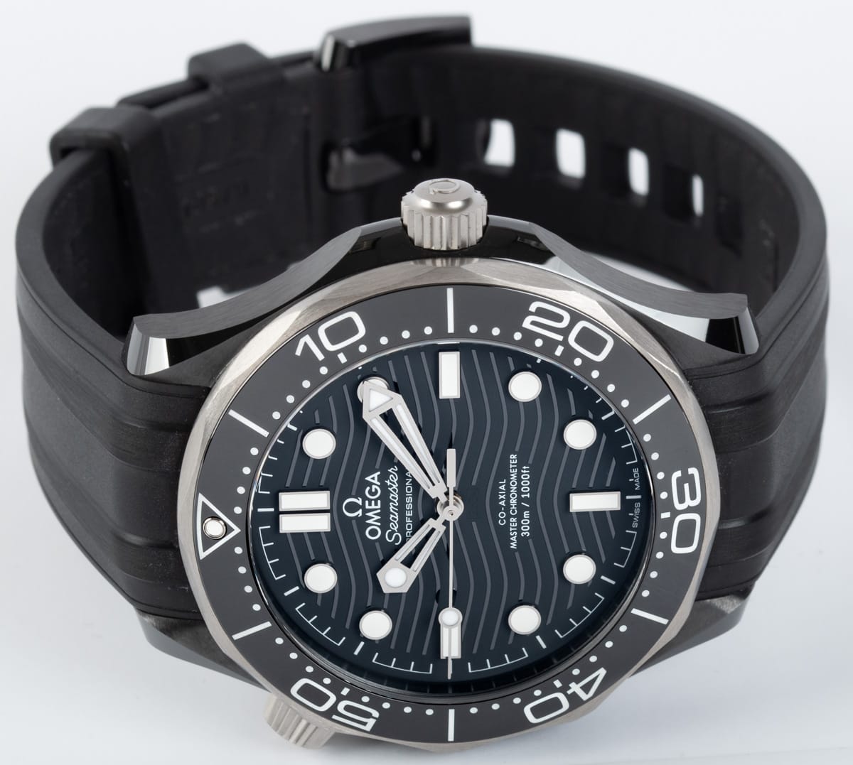 Front View of Seamaster Diver 300M