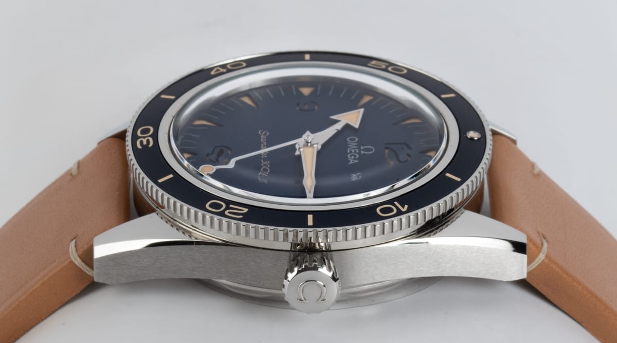 Crown Side Shot of Seamaster Master Chronometer 41MM