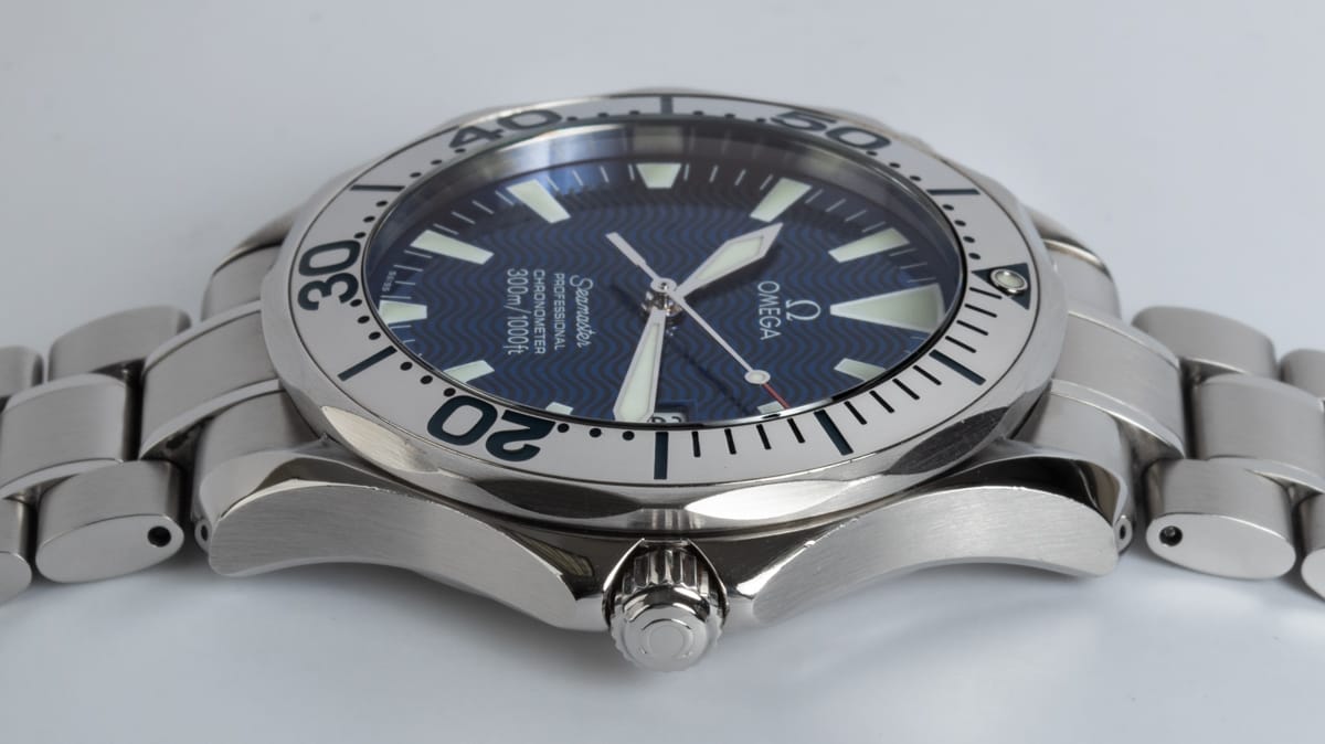 Crown Side Shot of Seamaster Professional