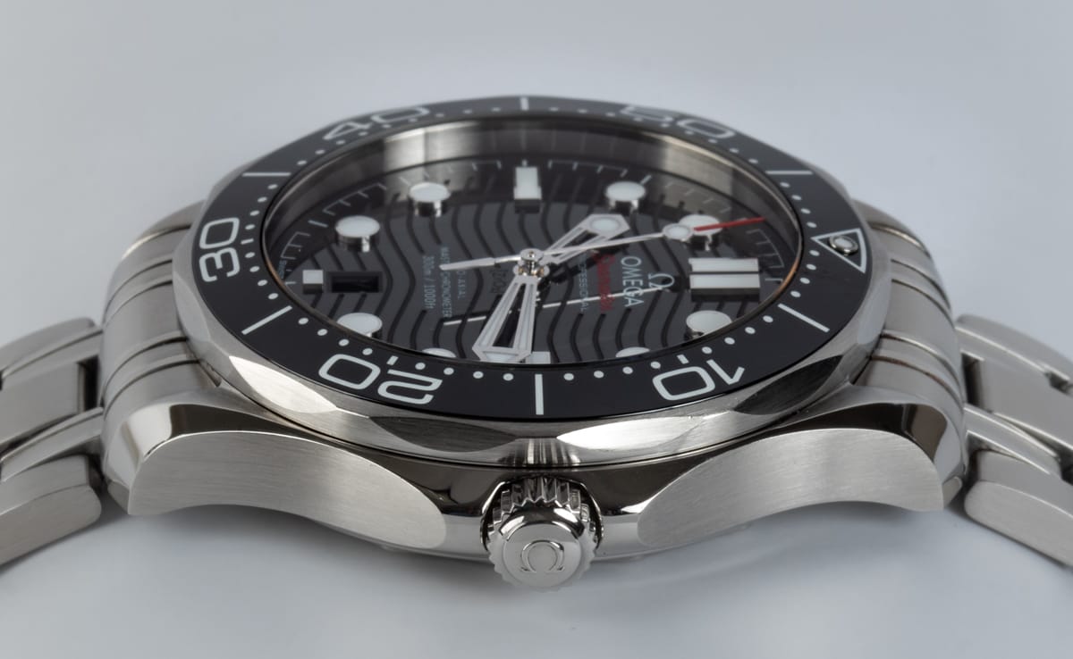 Crown Side Shot of Seamaster Diver 300M Master Chronometer