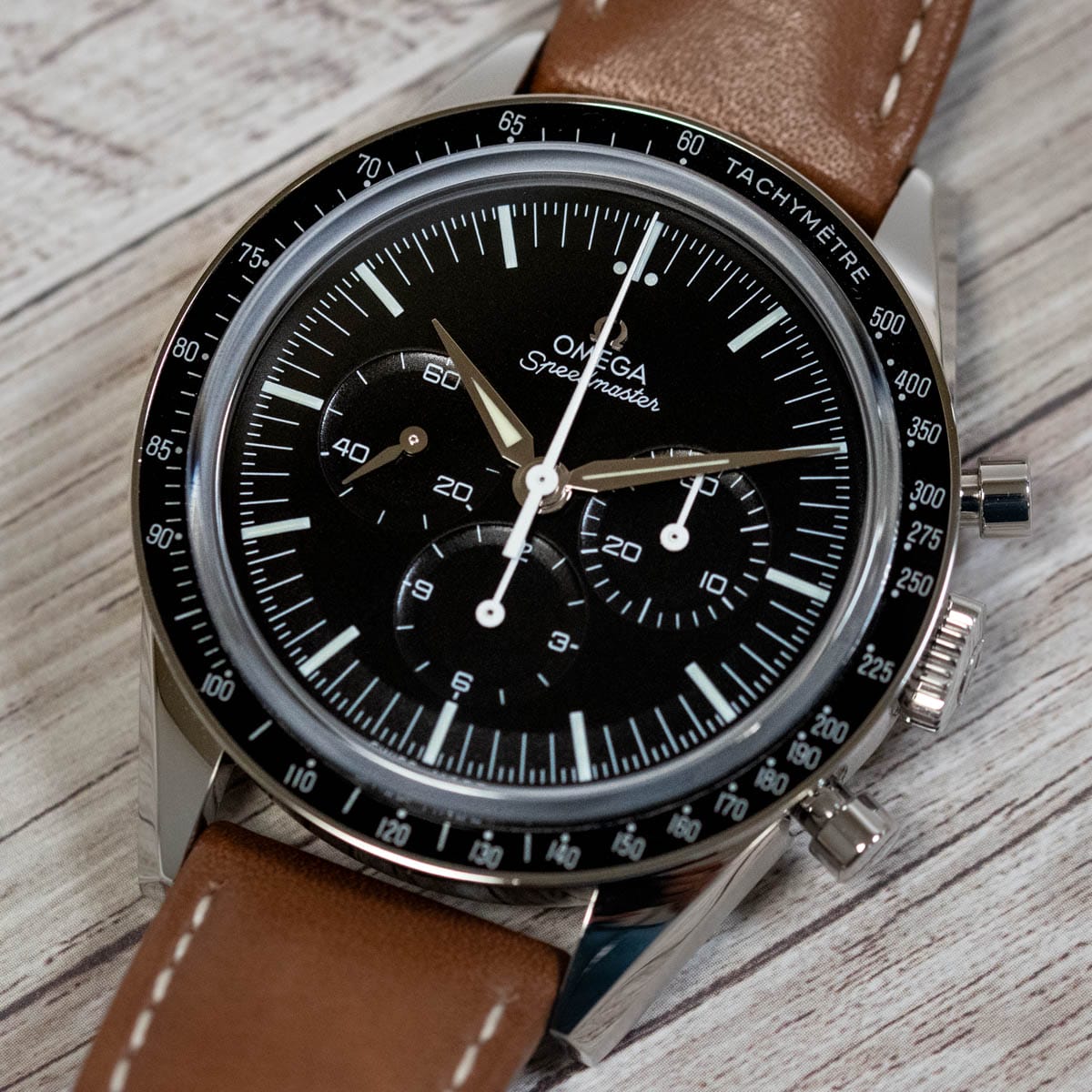 Stylied photo of  of Speedmaster Moonwatch 'FOIS'