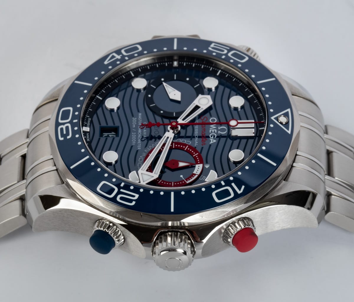 Crown Side Shot of Seamaster Chrono 'America's Cup'