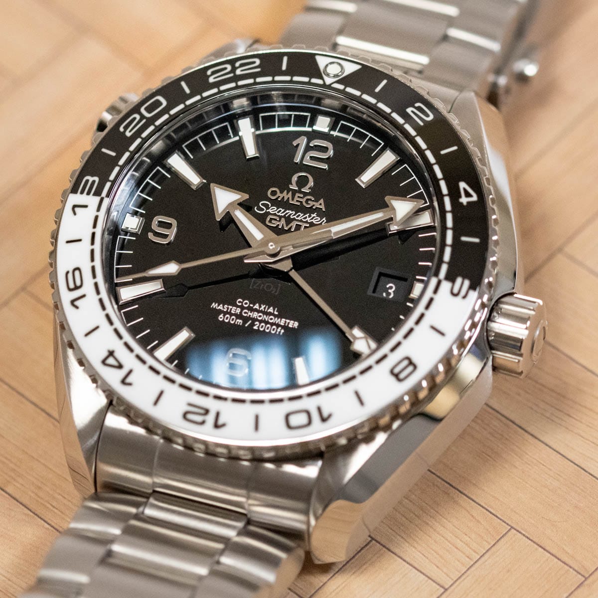 Stylied photo of  of Seamaster Planet Ocean GMT 'Oreo'