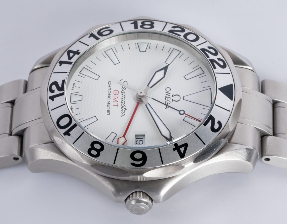 Crown Side Shot of Seamaster GMT 'Great White'