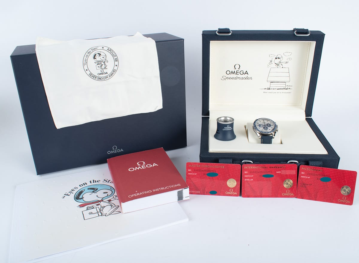 Box / Paper shot of Speedmaster 'Silver Snoopy Award'