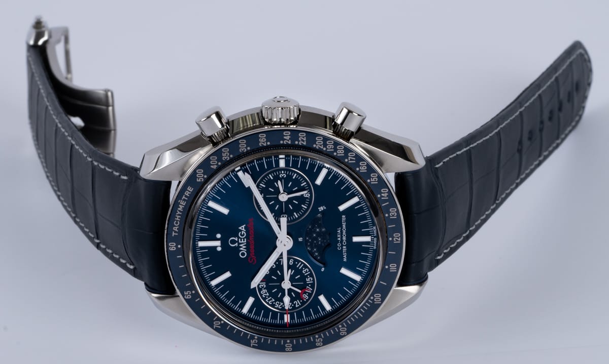 Front View of Speedmaster Moonwatch Moonphase Chronograph