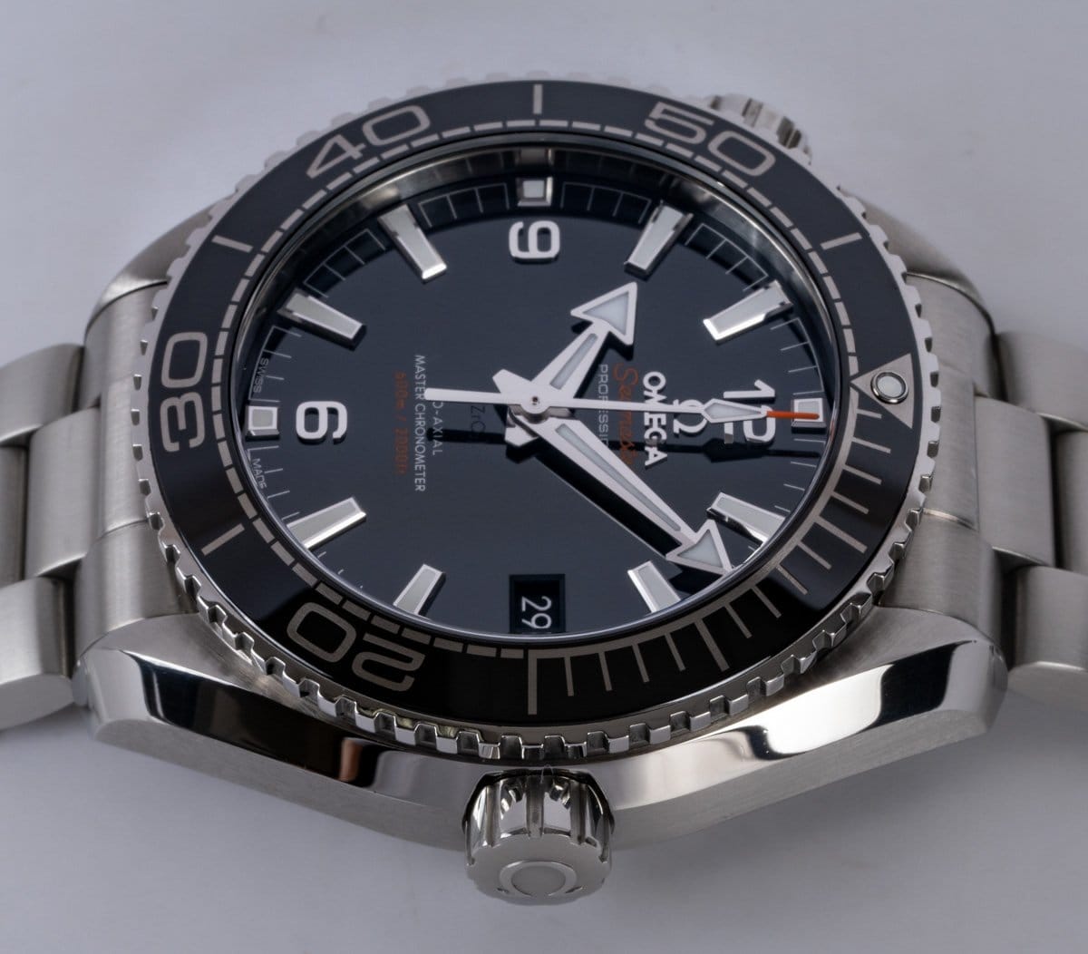 Crown Side Shot of Seamaster Planet Ocean Master 43.5MM