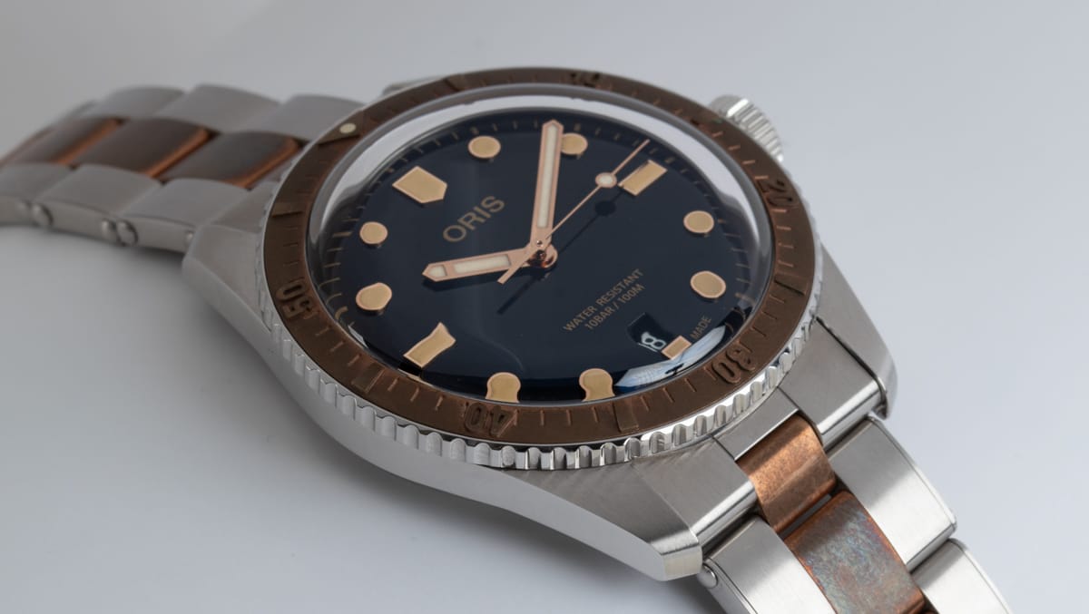 9' Side Shot of Divers Sixty-Five 'Bico'