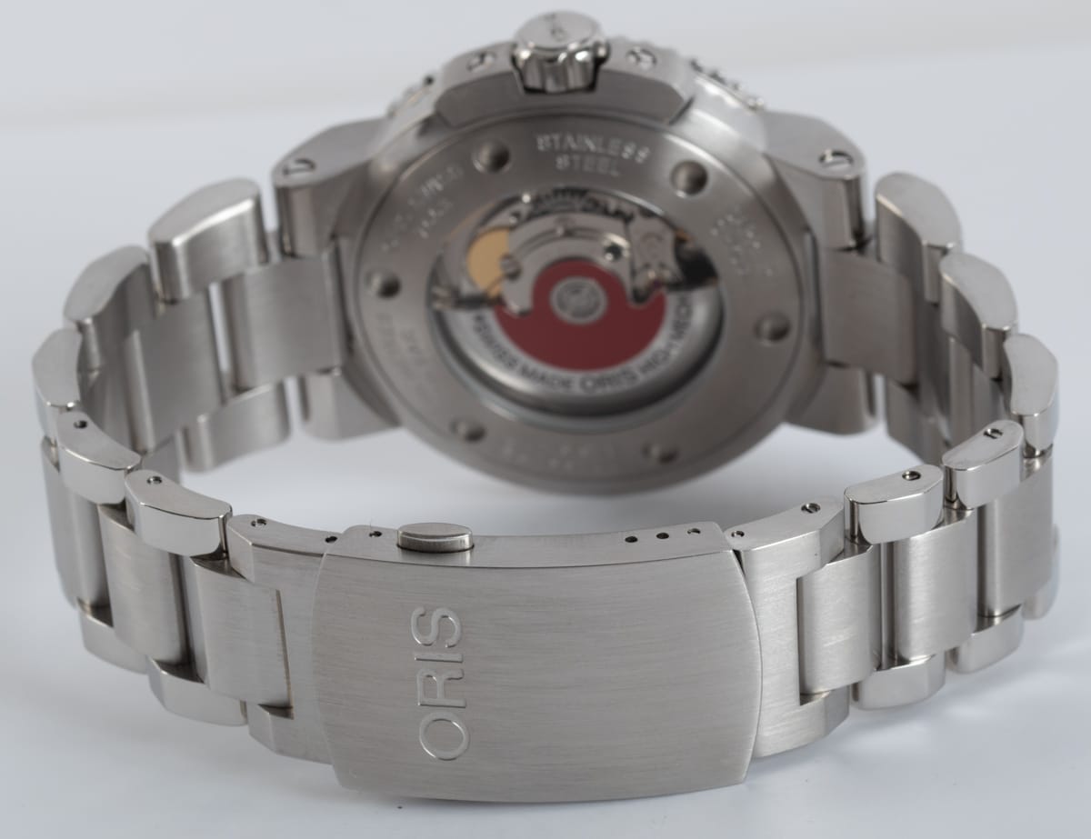 Rear / Band View of Aquis Date 43mm